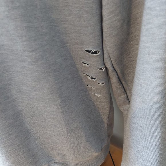 AMNESIA men's long sleeved solid grey distressed sweatshirt size Large - Picture 6 of 13